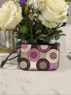 Coach Pink Lavender Brown multi color Circle Signature Wristlet NWOT